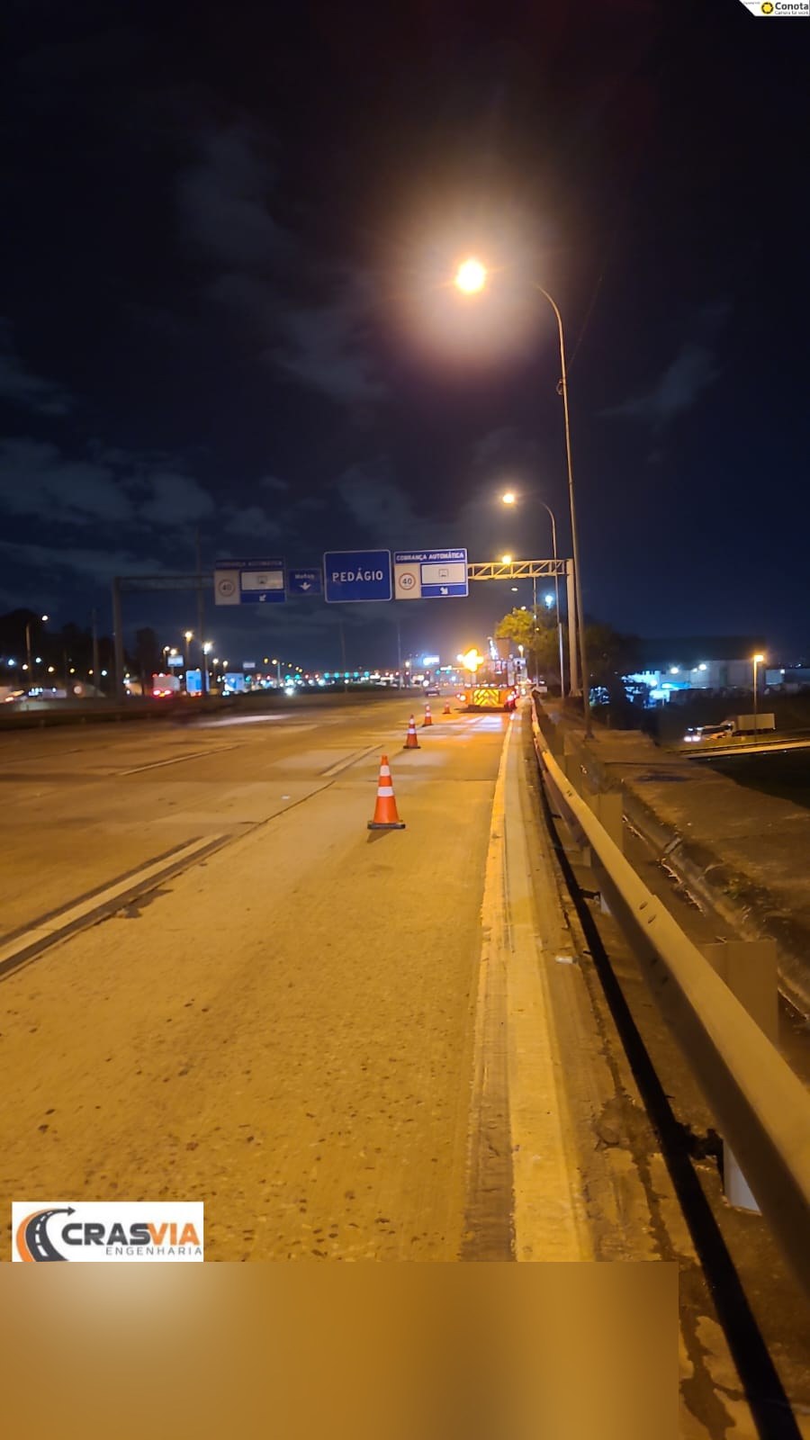 Levantamento em campo de sinalização — trabalho noturno em pedágio